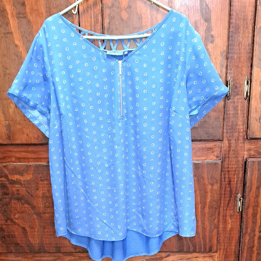 Apt.9  Size 2X Blue Blouse with Circular Pattern